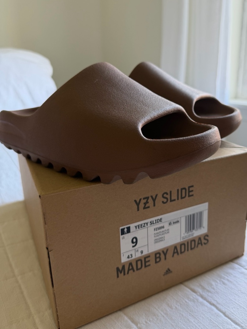 Adidas Yeezy Brown Slides Sandals - Picture 2 of 6